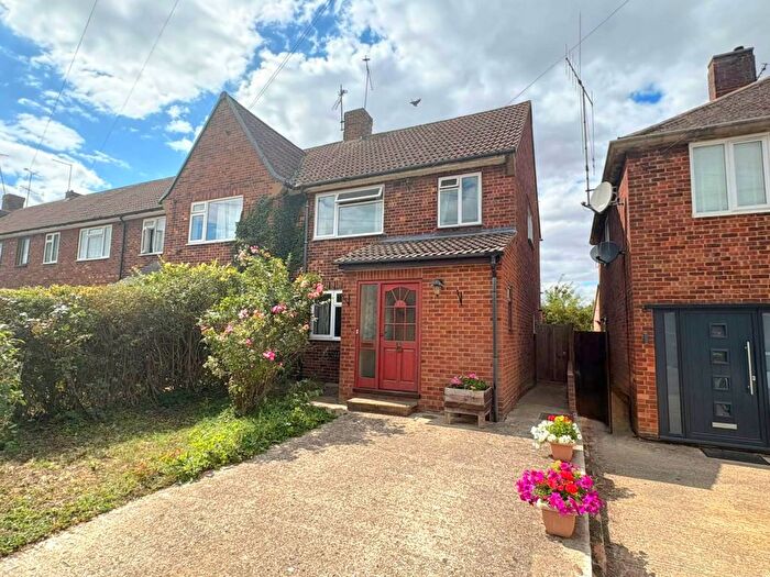 3 Bedroom End Of Terrace House For Sale In Henry Road, Broughton, Aylesbury, HP20