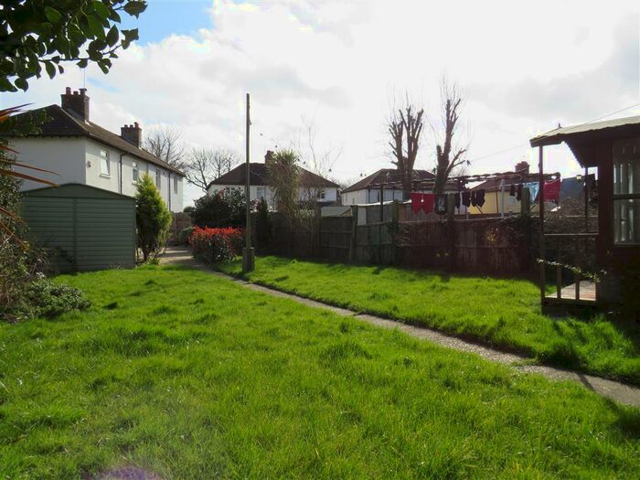 3 Bedroom Semi-Detached House To Rent In Hathaway Road, Grays, RM17