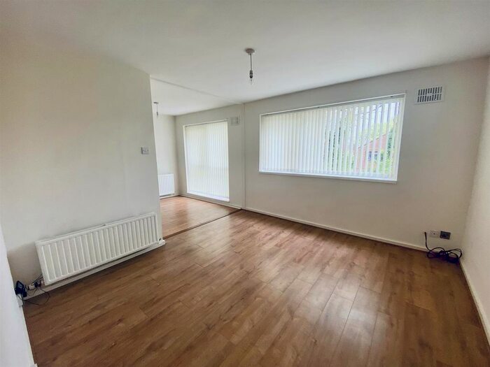 2 Bedroom Flat To Rent In Knowles Court, Eccles Old Road, Salford, M6