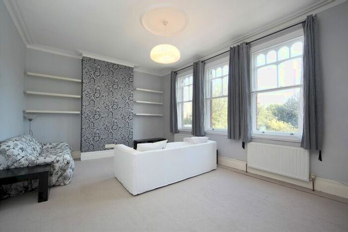 2 Bedroom Flat To Rent In Tooting Bec Road, Tooting Bec, SW17