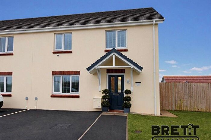 3 Bedroom Semi Detached House For Sale In St. Peters Way, Milford Haven, Pembrokeshire., SA73