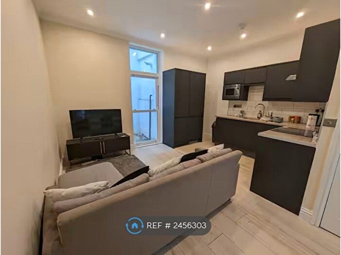 1 Bedroom Flat To Rent In Wellfield Road, London, SW16