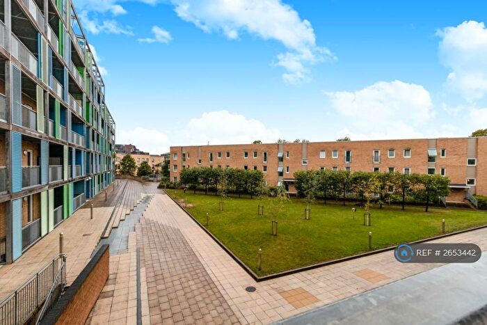 2 Bedroom Flat To Rent In Warren Close, Cambridge, CB2