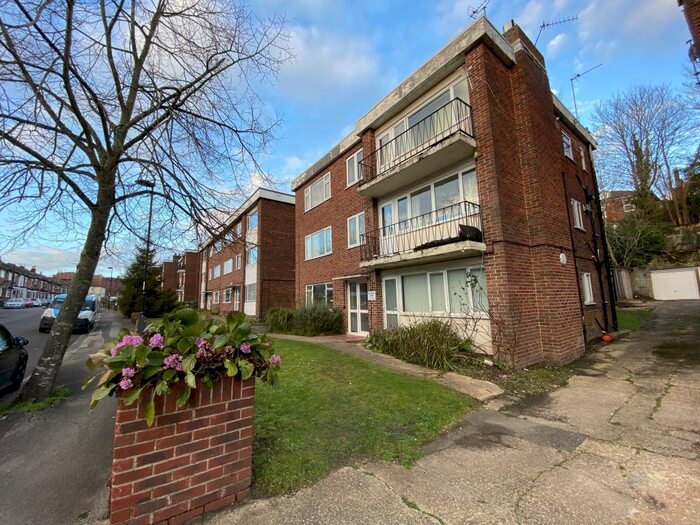 1 Bedroom Flat To Rent In Woodside Court, Woodside Road, SO17