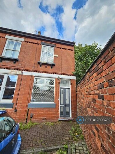 2 Bedroom End Of Terrace House To Rent In Edward Street, Sale, M33