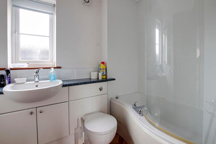 1 Bedroom Flat To Rent In Cambridge Street, St. Neots, PE19