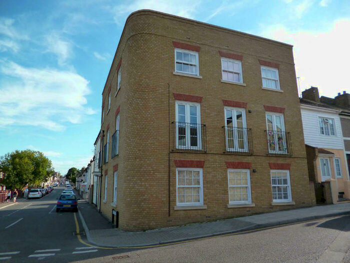 1 Bedroom Flat To Rent In Iris House, Skinner Street, Gillingham, ME7