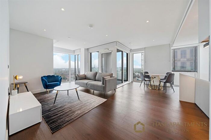 2 Bedroom Flat To Rent In Fountain Park Way, London, W12