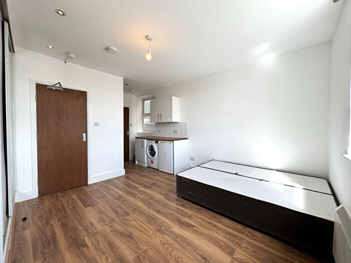 Studio To Rent In Tottenham Lane, Crouch End, N8