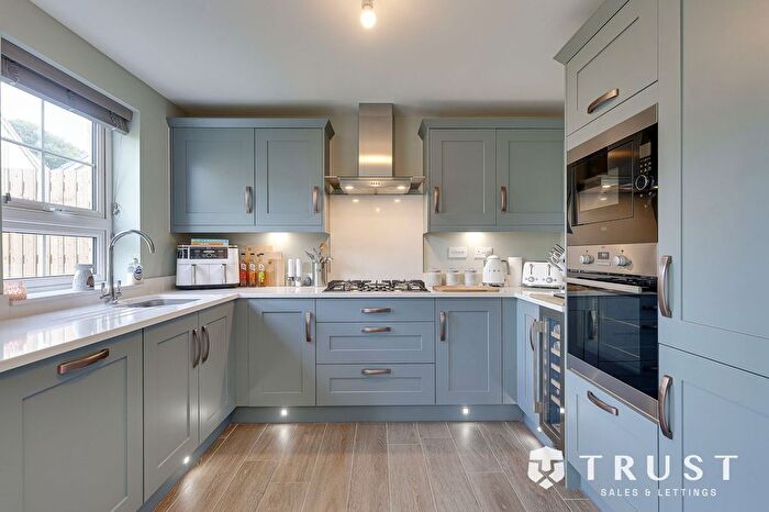 4 Bedroom Detached House For Sale In Churchyard Drive, East Ardsley, WF3