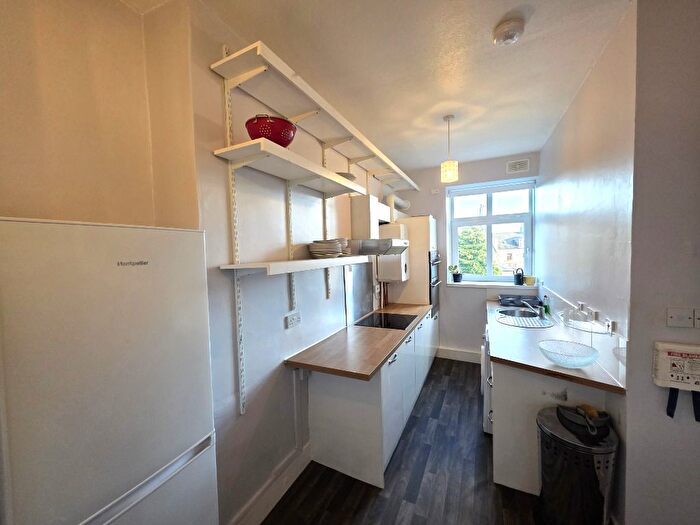 3 Bedroom Flat To Rent In Holburn Street, Holburn, Aberdeen, AB10