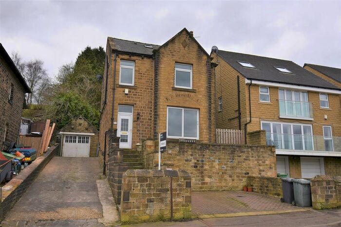 4 Bedroom Detached House To Rent In Manchester Road, Linthwaite, Huddersfield, HD7