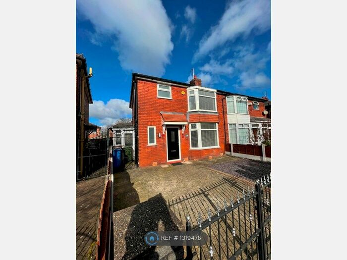3 Bedroom Semi-Detached House To Rent In Scott Road, Droylsden, Manchester, M43