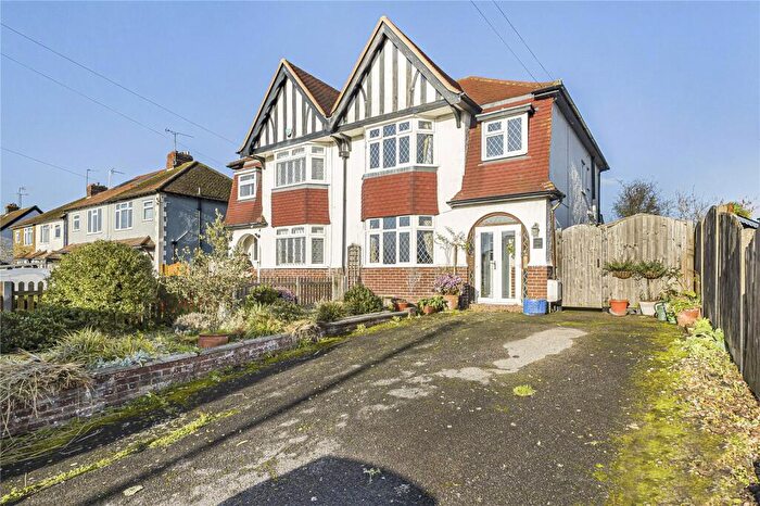 3 Bedroom Semi-Detached House For Sale In Glebe Lane, Maidstone, Kent, ME16
