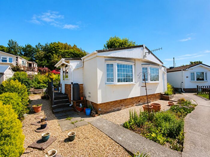 2 Bedroom Park Home For Sale In South Coast Road, Peacehaven, BN10