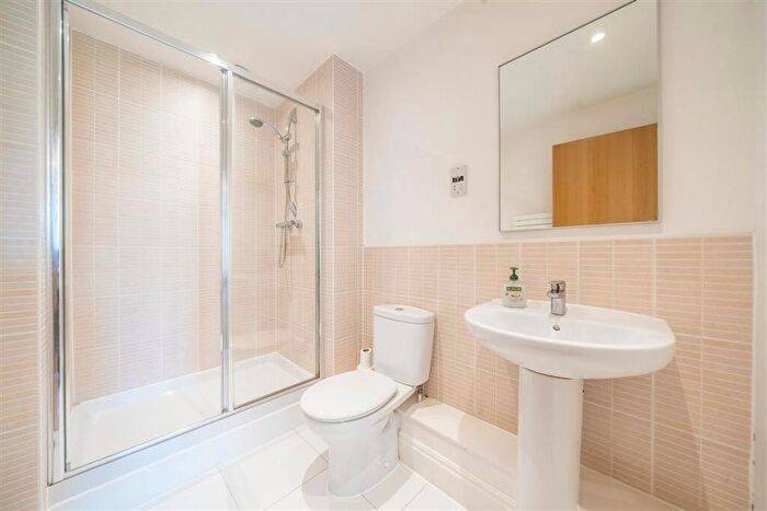 2 Bedroom Flat For Sale In George Mathers Road, Kennington, SE11