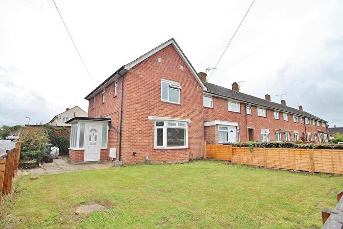 2 Bedroom End Of Terrace House For Sale In Botley Drive, Leigh Park, PO9