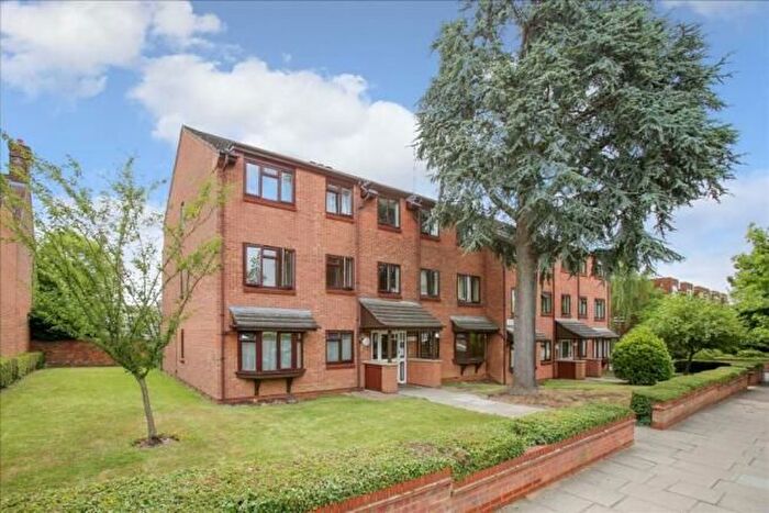 2 Bedroom Flat For Sale In Park View Road, Ealing, W5