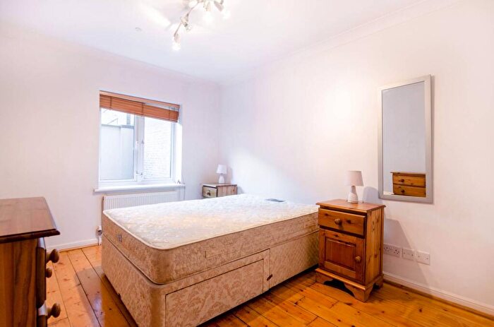 2 Bedroom Flat To Rent In Spert Street, Limehouse, London, E14