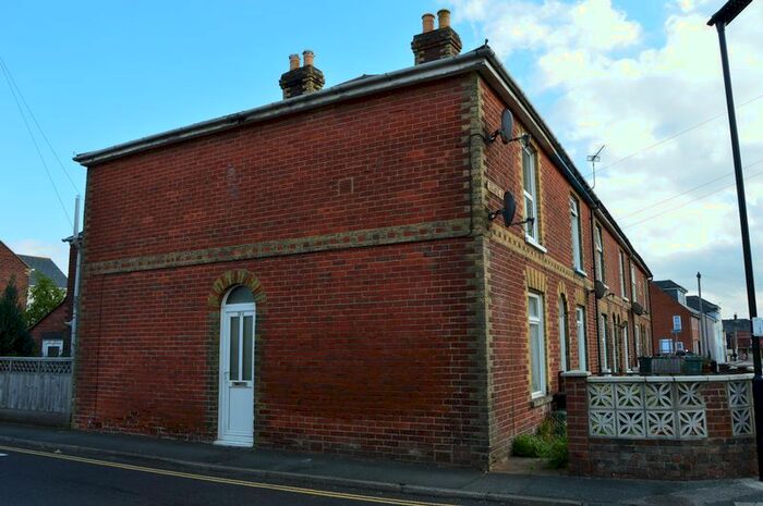 1 Bedroom Flat To Rent In New Street, Newport PO30