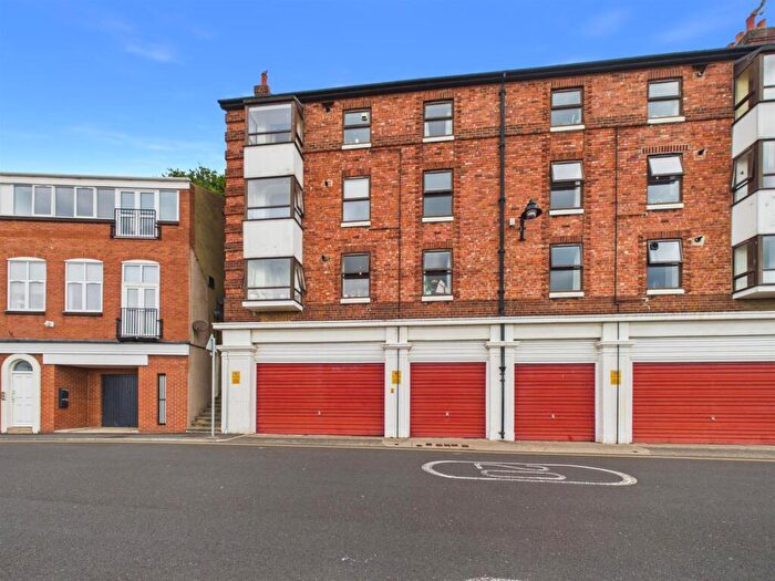 2 Bedroom Apartment For Sale In Quayside Court, North Shields, NE30