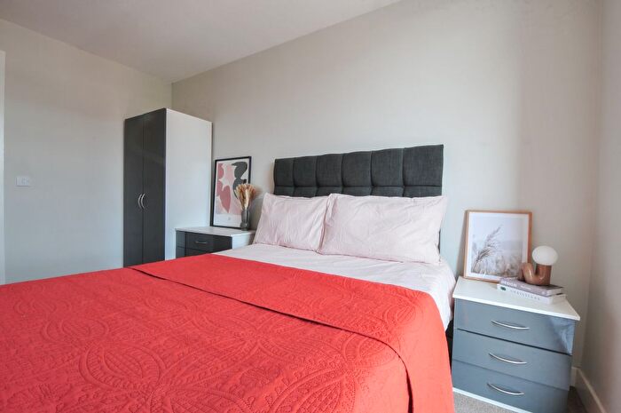 3 Bedroom Flat To Rent In Bed Apartment – Bridgewater Point, Salford, M5