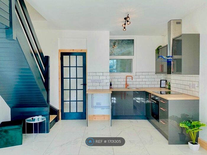 2 Bedroom Terraced House To Rent In North Hill Road, Swansea, SA1