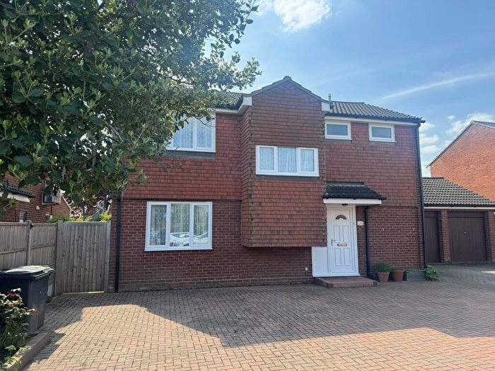 4 Bedroom Detached House For Sale In Mountbatten Drive, Biggleswade, SG18