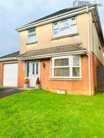 3 Bedroom Detached House For Sale In Fronhaul, Llanelli, Carmarthenshire SA14