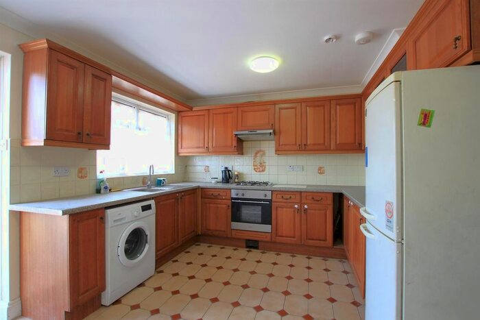 7 Bedroom End Of Terrace House To Rent In West Walk, Hayes, UB3
