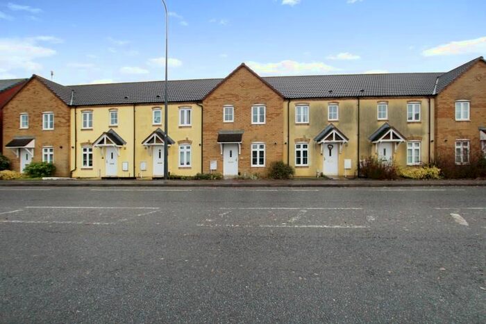 3 Bedroom Property To Rent In Shepherds Walk, Bradley Stoke, Bristol, BS32