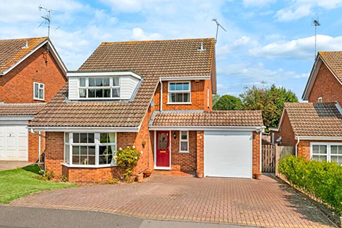 4 Bedroom Detached House For Sale In Ashton Road, Wokingham, RG41