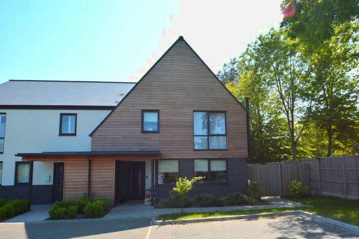 5 Bedroom Semi-Detached House For Sale In London Road, Milton Common, Thame, OX9