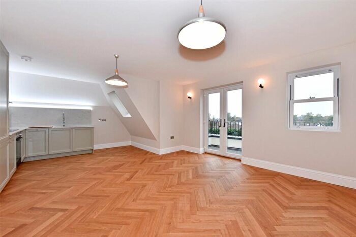 1 Bedroom Apartment To Rent In Clarence Road, Windsor, Berkshire, SL4