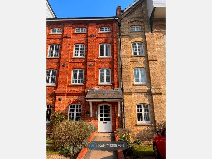 1 Bedroom Flat To Rent In Newmarket Road, Great Chesterford, Saffron Walden, CB10