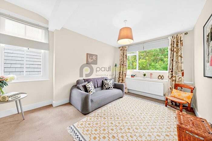 1 Bedroom Flat For Sale In Birdhurst Rise, South Croydon, Surrey, CR2