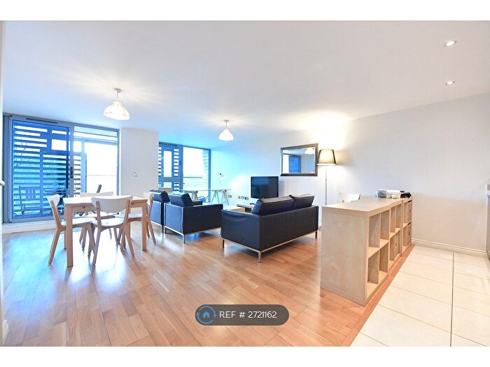 2 Bedroom Flat To Rent In Star Wharf, London, NW1