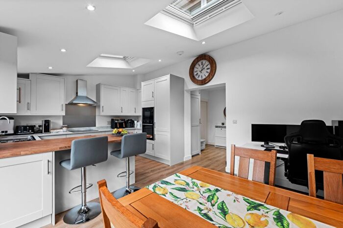 2 Bedroom Detached House For Sale In Downsway, Whyteleafe, CR3