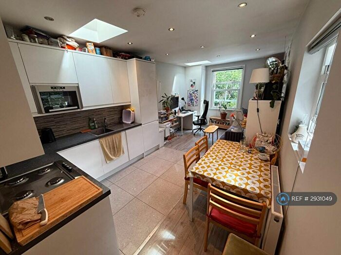 2 Bedroom Flat To Rent In Brecknock Road, London, N7