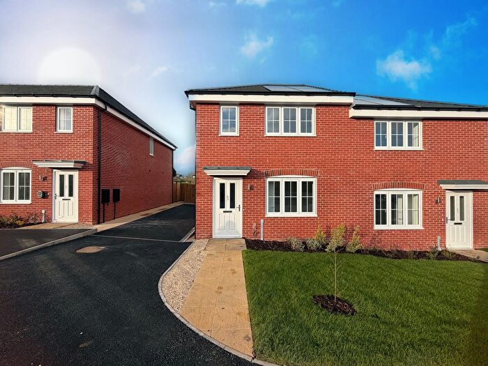 3 Bedroom Semi Detached House To Rent In Cornmill Drive, Alfreton, DE55