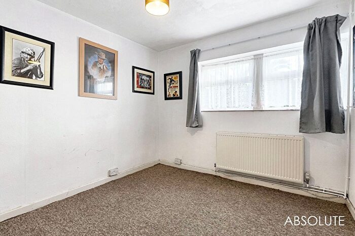 2 Bedroom Flat For Sale In Cartwright Crescent, Teignmouth, TQ14