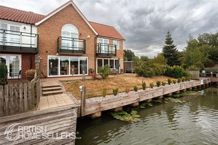 3 Bedroom Semi-Detached House For Sale In Park Lane, Burton Waters, Lincoln, Lincolnshire, LN1