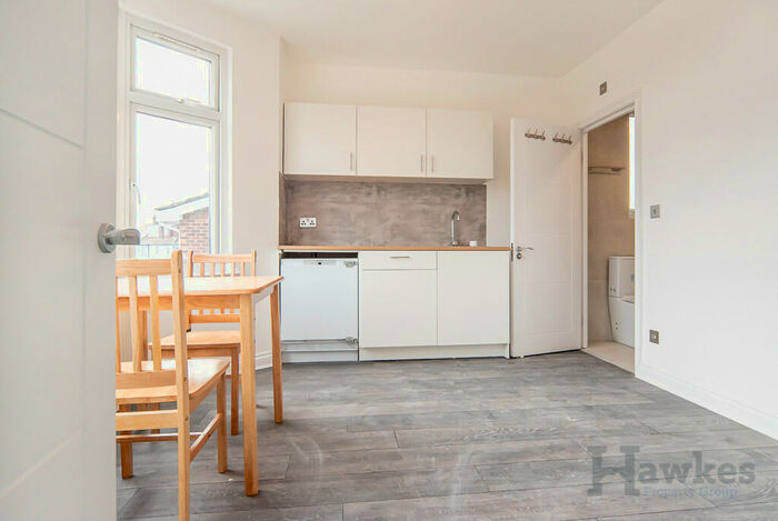 Studio To Rent In Norfolk Avenue, London, N13