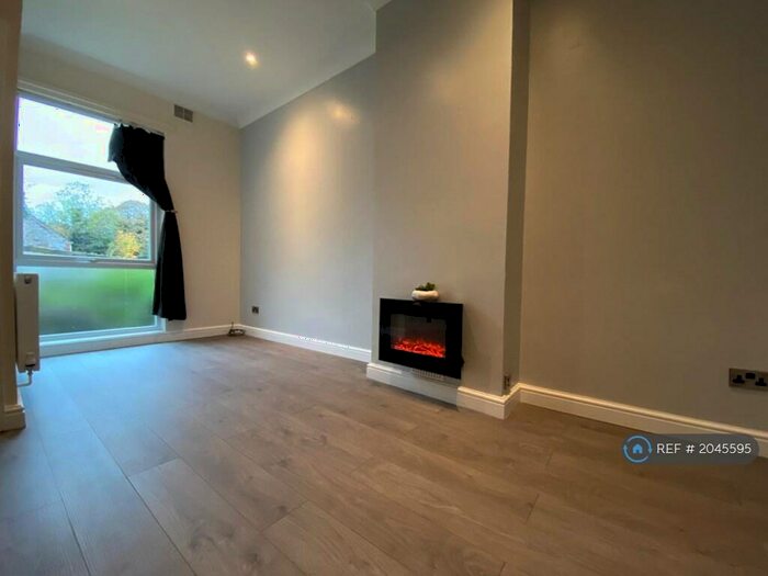 1 Bedroom Flat To Rent In Carlton House, Caergwrle, Wrexham, LL12