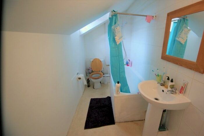 3 Bedroom Terraced House To Rent In Royal Park Road, Hyde Park, Leeds, LS6