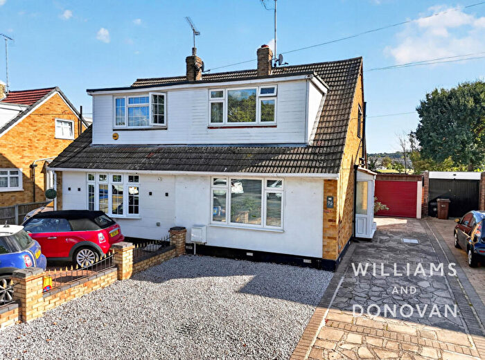 2 Bedroom Semi Detached House For Sale In Rushbottom Lane, Benfleet, SS7