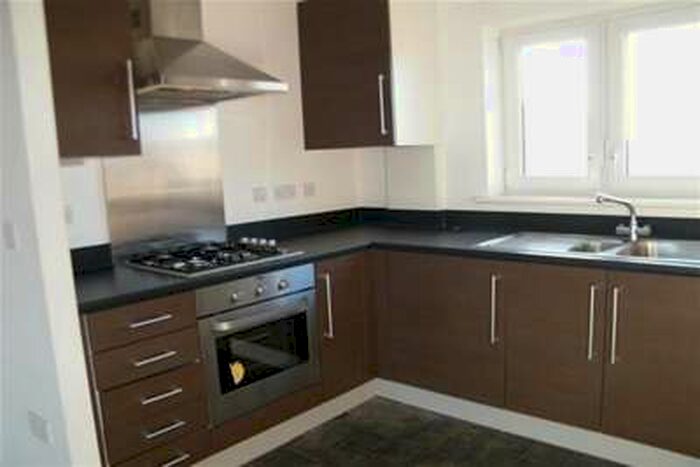 2 Bedroom Flat To Rent In Arisdale Avenue, South Ockendon, RM15