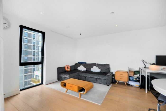 3 Bedroom Apartment To Rent In Kensington Apartments, E1