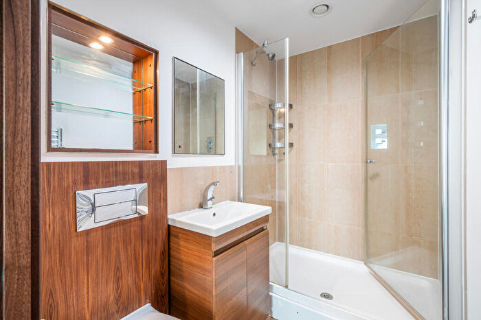 2 Bedroom Apartment To Rent In Bridges Court Road, Battersea, SW11