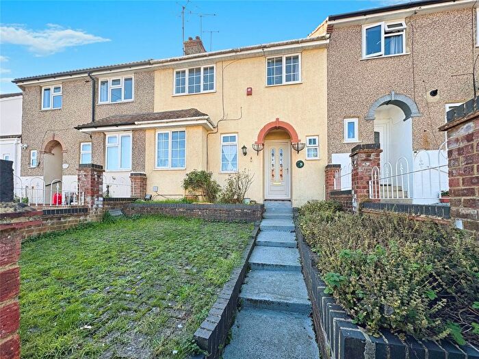 3 Bedroom Terraced House For Sale In Ringwood Road, Tilehurst, Reading, RG30